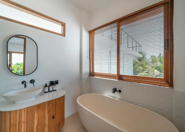 Phan - Tranquil Stylish 2-bedroom In Pererenan *