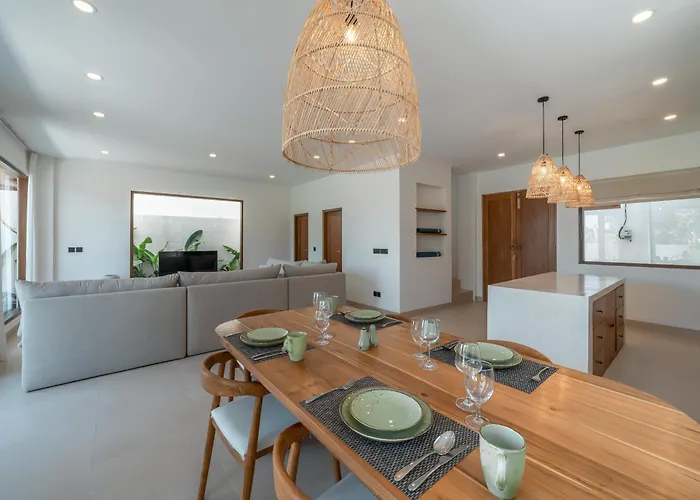 Phan - Tranquil Stylish 2-bedroom In Pererenan Villa Canggu (Bali)