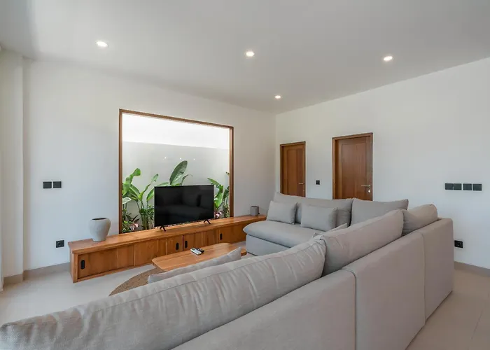 Villa Phan - Tranquil Stylish 2-bedroom In Pererenan
